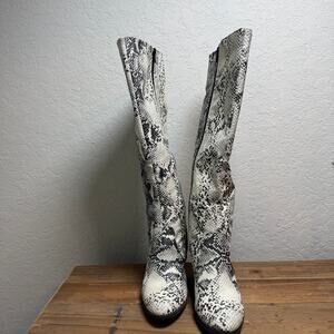 Qupid‎ Faux Snakeskin Black and White Boots Size 6